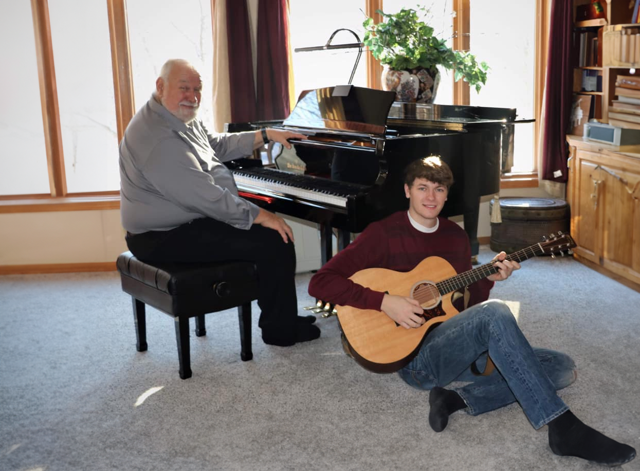 piano and guitar musical duo "Generation Gap"